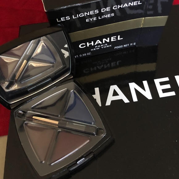 CHANEL Other - CHANEL “EYE LINES”